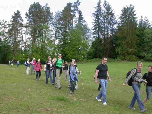 Fastenwandern in schöner Natur macht gesund Fastenwandergruppe bei Ihrer Wanderung
